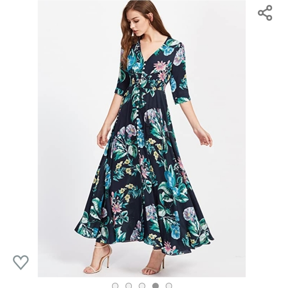 Dresses & Skirts - Sleeved floral maxi dress